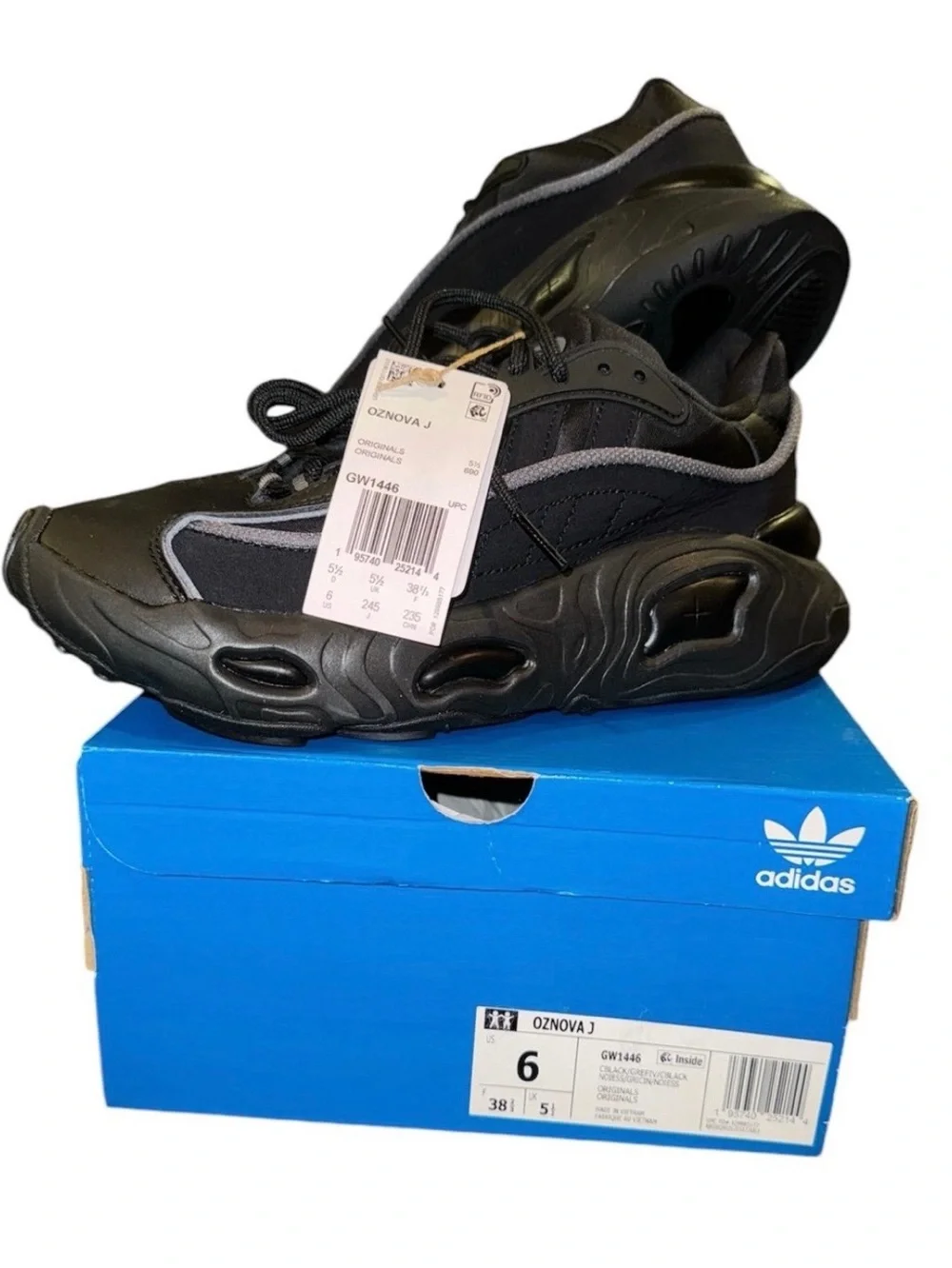 Brand New Adidas Black Oznova